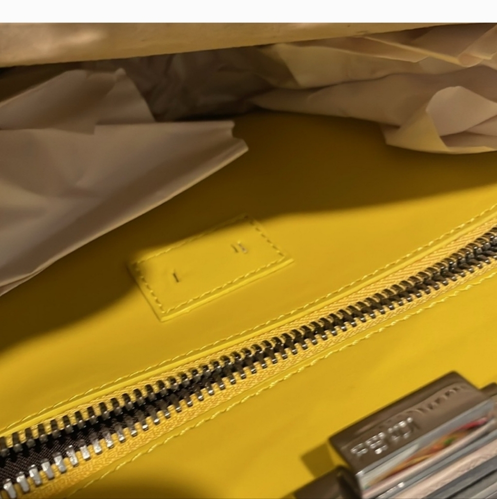 Authebtic Fendi Peekaboo - Picture 3 of 9